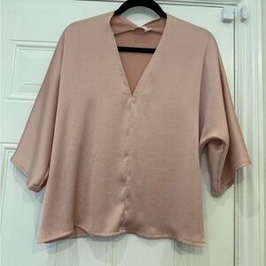 R Label The Reset Satin V Pullover Top